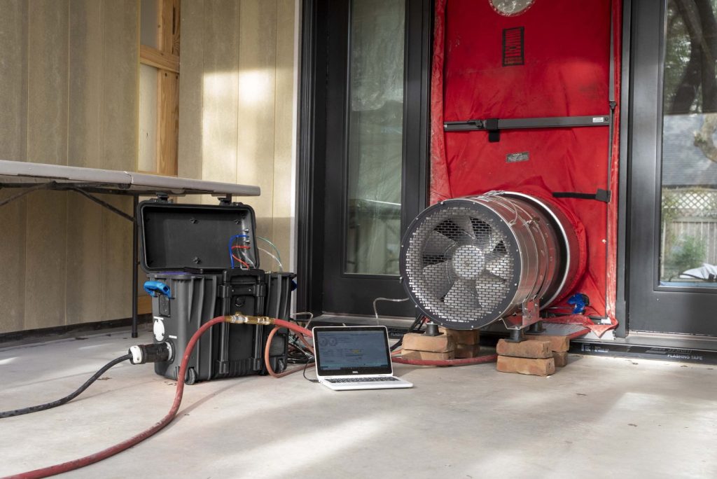 Blower door setup with computer